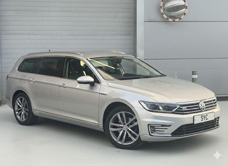 Used VW Passat GTE 218 HP (160 kW) 2018 Silver Estate