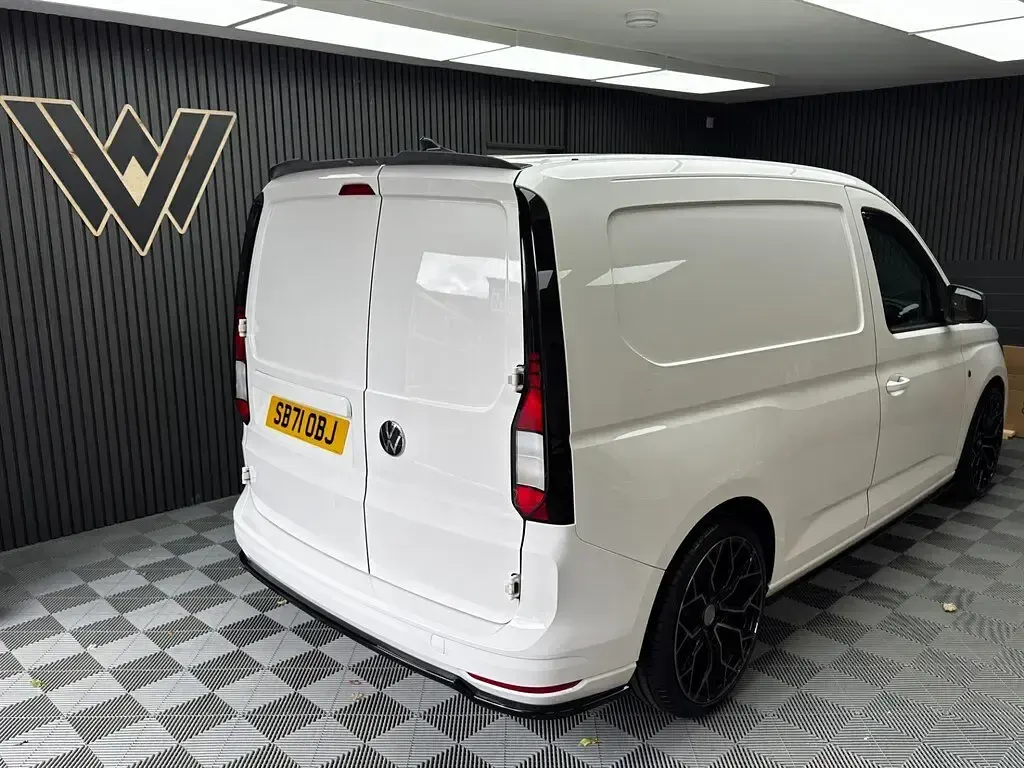 Used VW Caddy Edition 102 HP (75 kW) 2022 White MPV