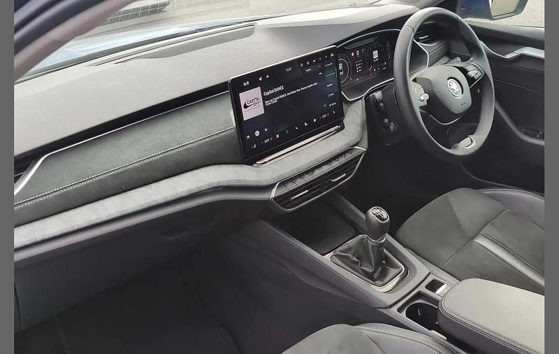 Used Skoda Octavia First Edition 147 HP (108 kW) 2024 Race blue metallic Hatchback