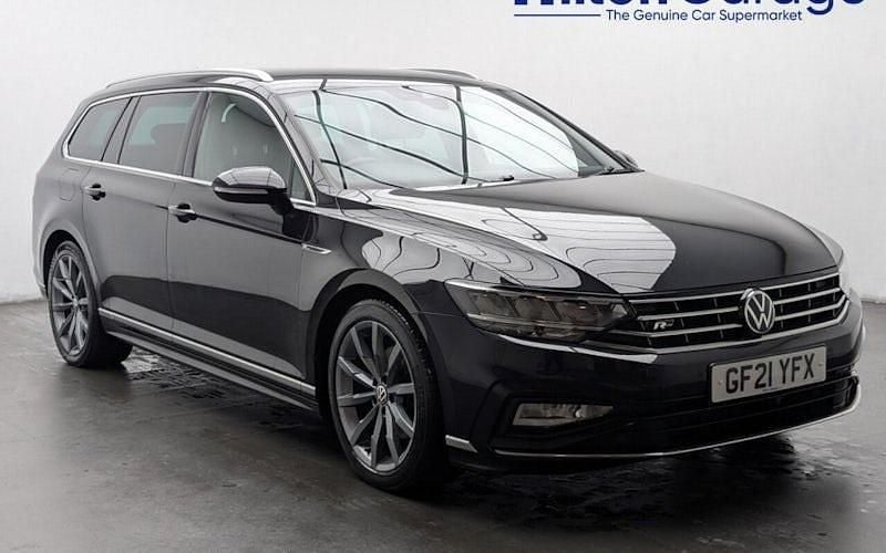 Used 2023 VW Passat R-line Estate | £16,350 (Good price) - Image 1/4
