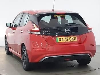 Gebraucht Nissan Leaf Acenta 110 kW (150 PS) 2022 Rot Kleinwagen