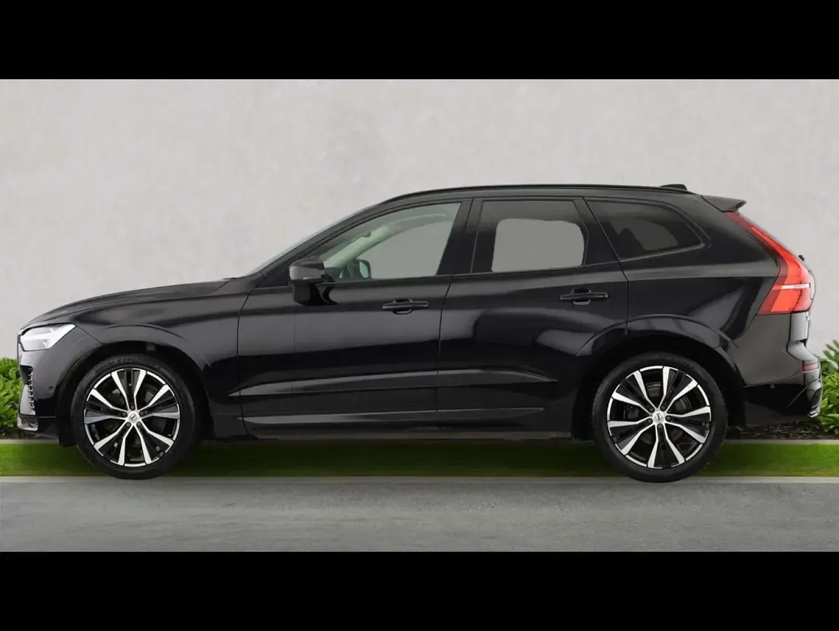 Used Volvo XC60 Ultimate 250 HP (183 kW) 2023 Black SUV