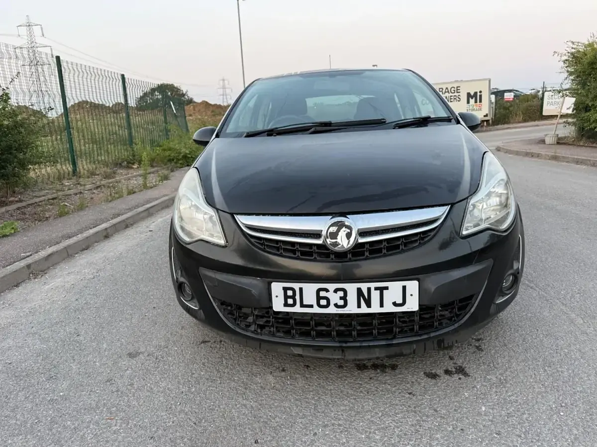 Used Vauxhall Corsa 100 HP (73 kW) 2013 Black Hatchback