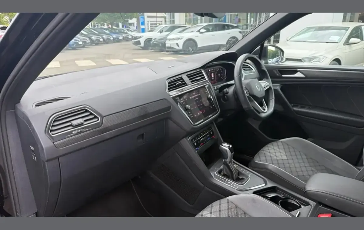 Used VW Tiguan R-line 147 HP (108 kW) 2023 Black SUV