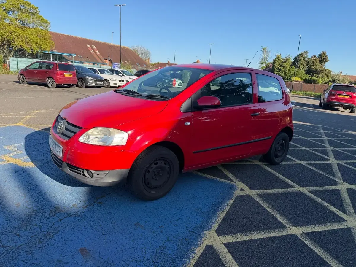 Used VW Fox 55 HP (40 kW) 2010 Red Hatchback