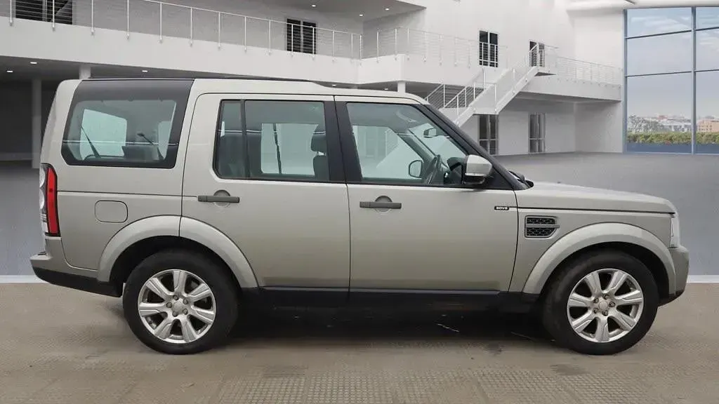 Used Land Rover Discovery 4 S 2014 Gold SUV