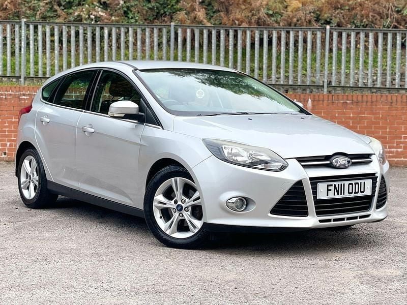 Silver Used 2011 Ford Focus Zetec Hatchback | £2,995 (A bit pricey) - Image 1/4