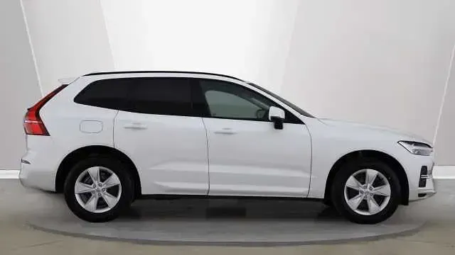 Second-hand Volvo XC60 Momentum 197 CP (144 kW) 2022 SUV