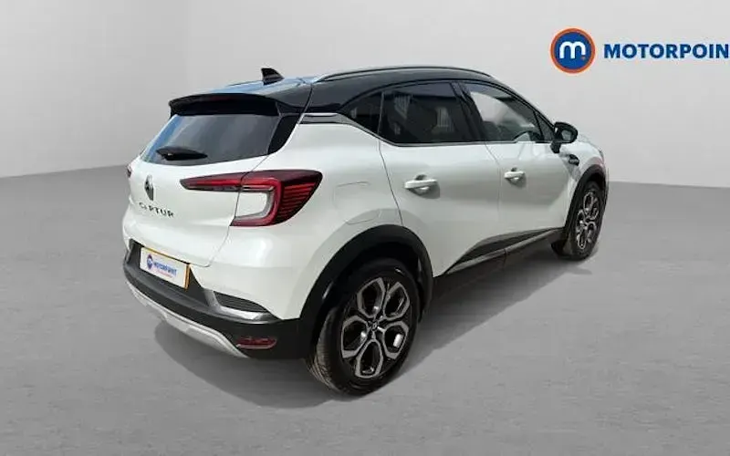 Used Renault Captur Techno 91 HP (66 kW) 2024 White/black SUV
