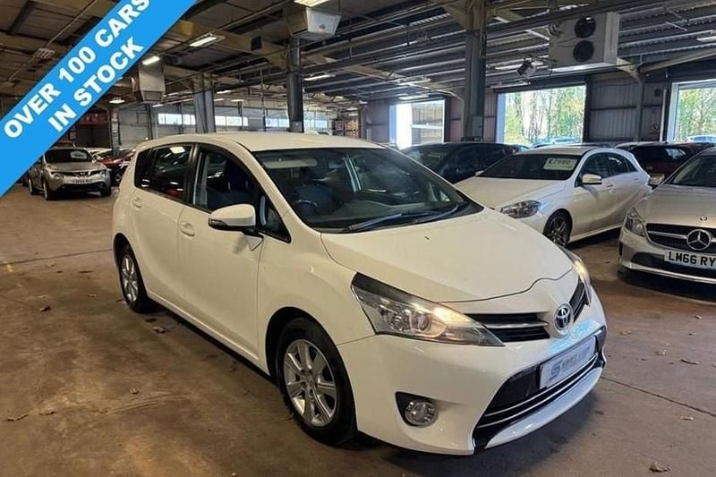 White Used 2015 Toyota Verso MPV | £6,490 (Fair price) - Image 1/1