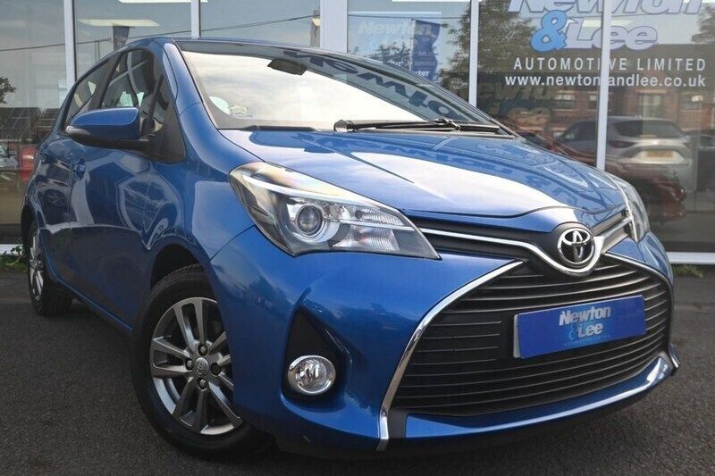 Blue Used 2015 Toyota Yaris Hatchback | £7,400 (Fair price) - Image 1/4