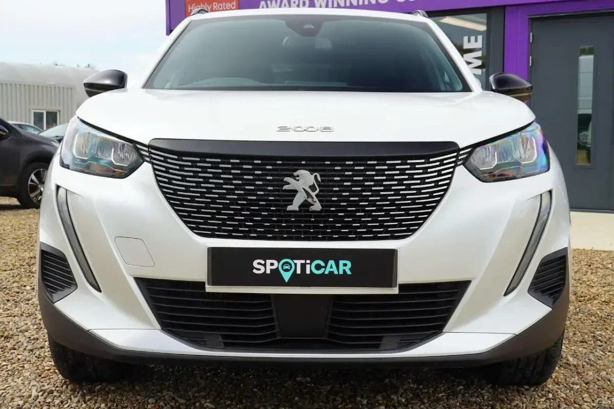 Used Peugeot 2008 Allure+ 100 HP (73 kW) 2023 White SUV