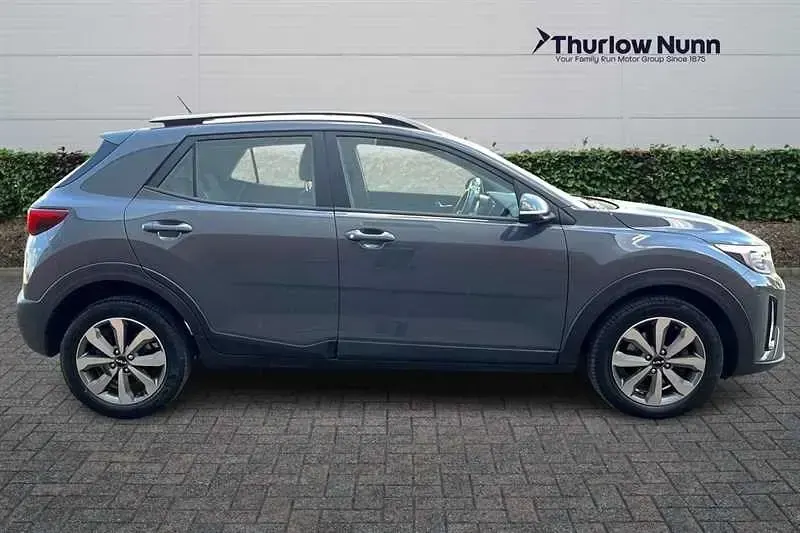 Usado Kia Stonic 99 CV (72 kW) 2022 Gris SUV