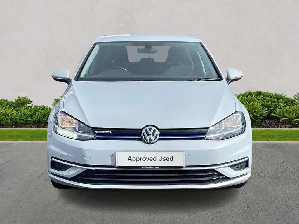 Used VW Golf VII SE 130 HP (95 kW) 2019 Silver Hatchback
