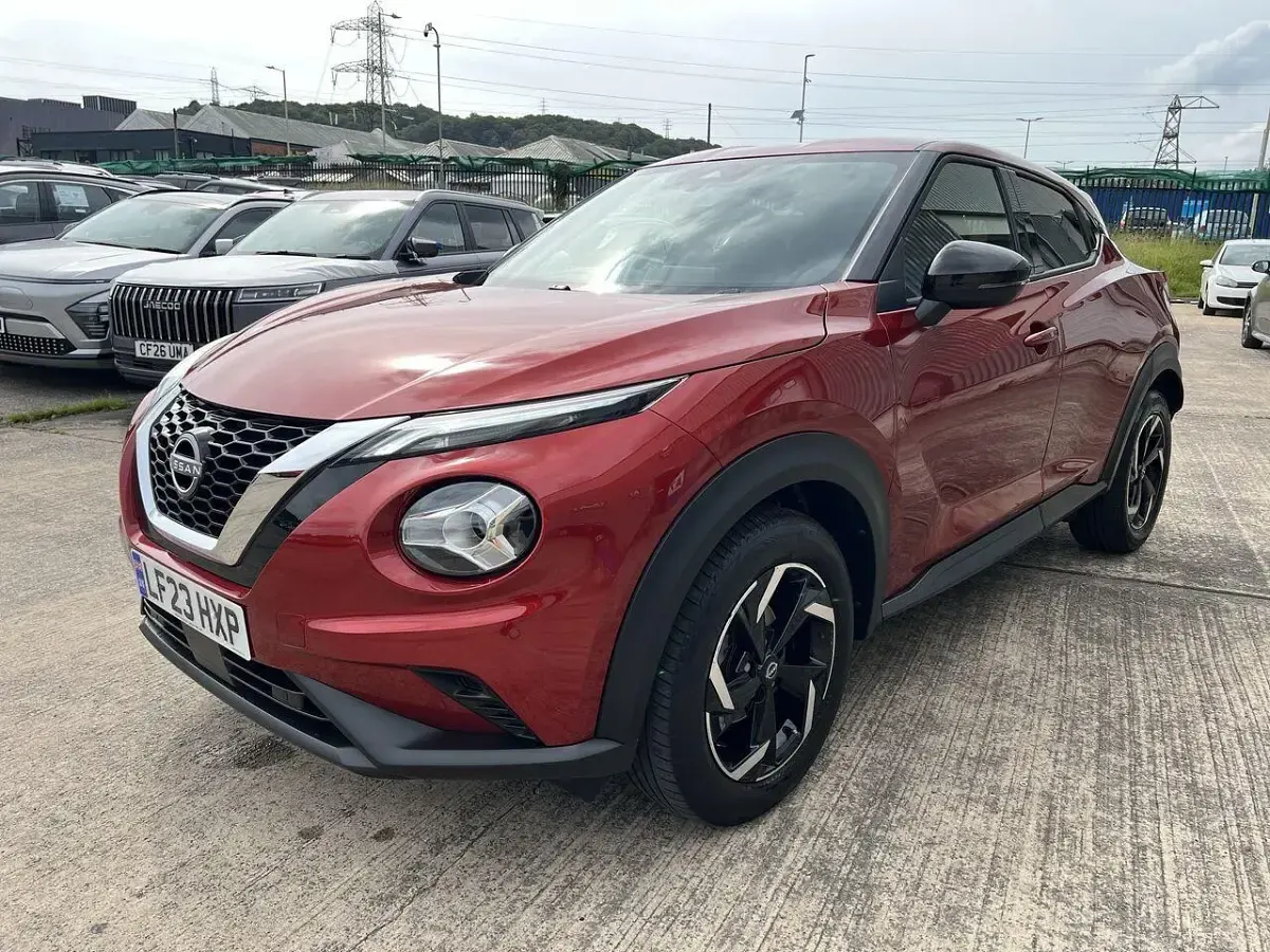 Used Nissan Juke N-Connecta 112 HP (82 kW) 2023 Red SUV