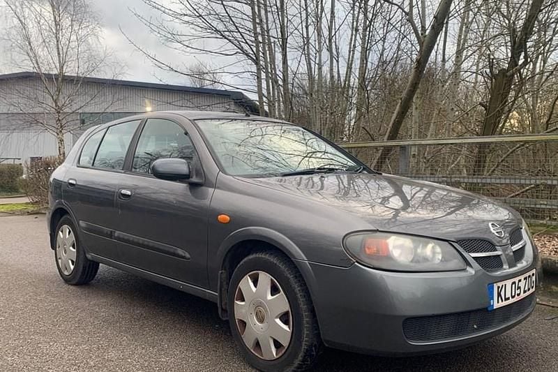 Used Nissan Almera SE 2005 Grey Hatchback