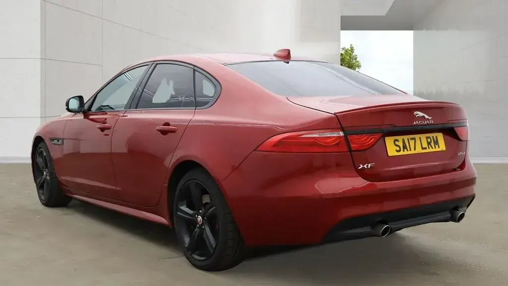 Used Jaguar XF R-Sport 240 HP (176 kW) 2017 Red Sedan
