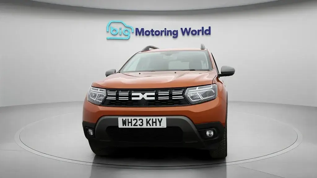 Begagnad Dacia Duster Journey 150 HK (110 kW) 2023 Orange SUV