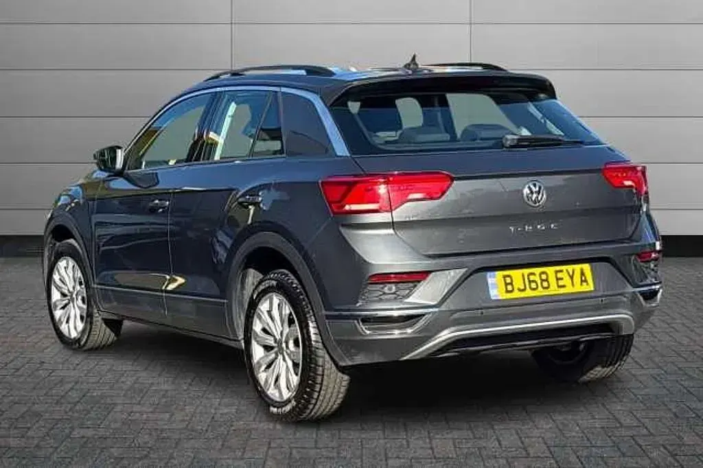 Usado VW T-Roc SE 115 HP (84 kW) 2018 Cinzento SUV