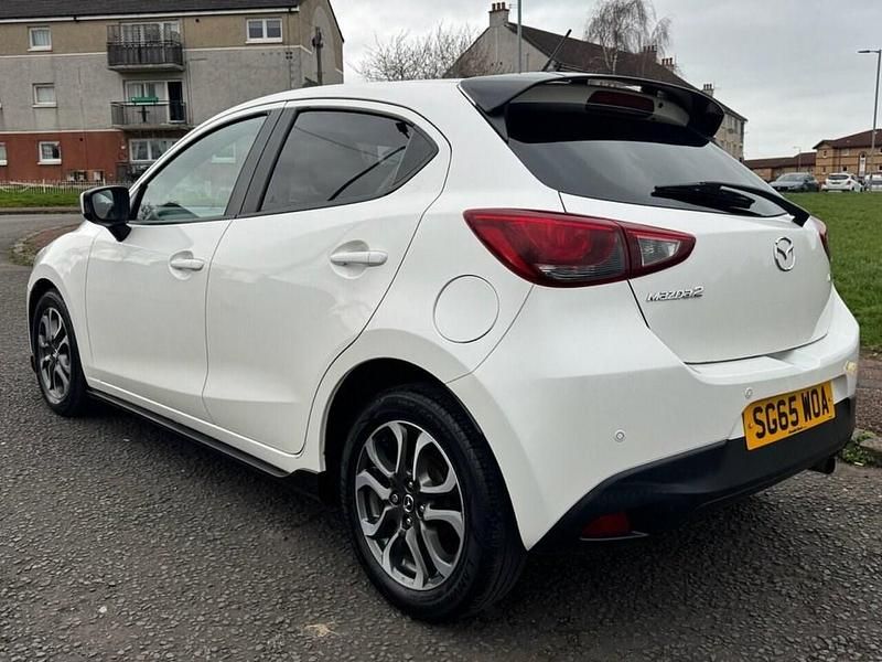 Used Mazda 2 Inclusive 90 HP (66 kW) 2015 White Hatchback