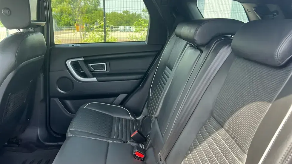 Used Land Rover Discovery Sport HSE Dynamic 180 HP (132 kW) 2018 Black SUV