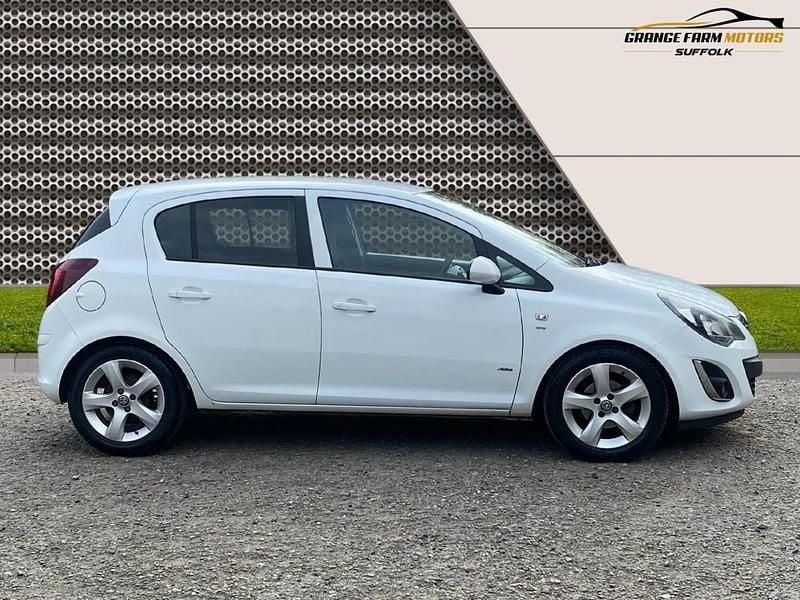 Second-hand Vauxhall Corsa 100 CP (73 kW) 2014 Alb Hatchback