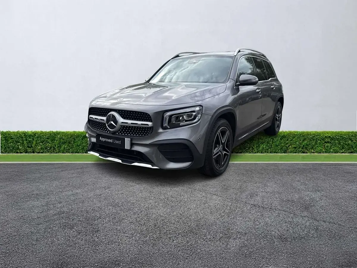 Begagnad Mercedes GLB200 AMG Line Premium 2023 Grå SUV