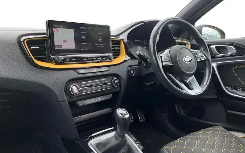 Used Kia XCeed First Edition 140 HP (102 kW) 2019 Yellow SUV
