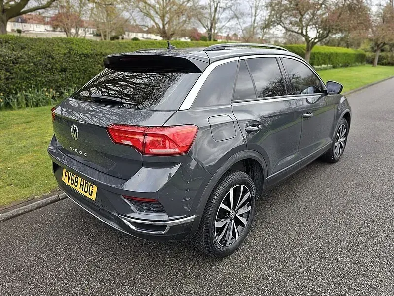 Used VW T-Roc SE 115 HP (84 kW) 2018 Grey SUV