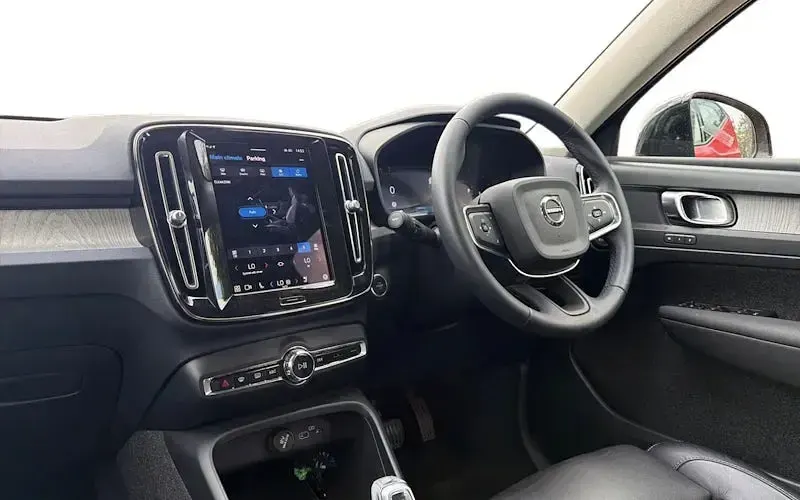 Used Volvo XC40 Plus 163 HP (119 kW) 2026 SUV