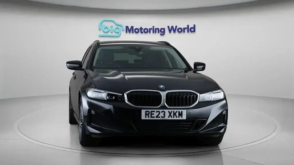 Used BMW 330e Sport Line 292 HP (214 kW) 2023 Black Estate