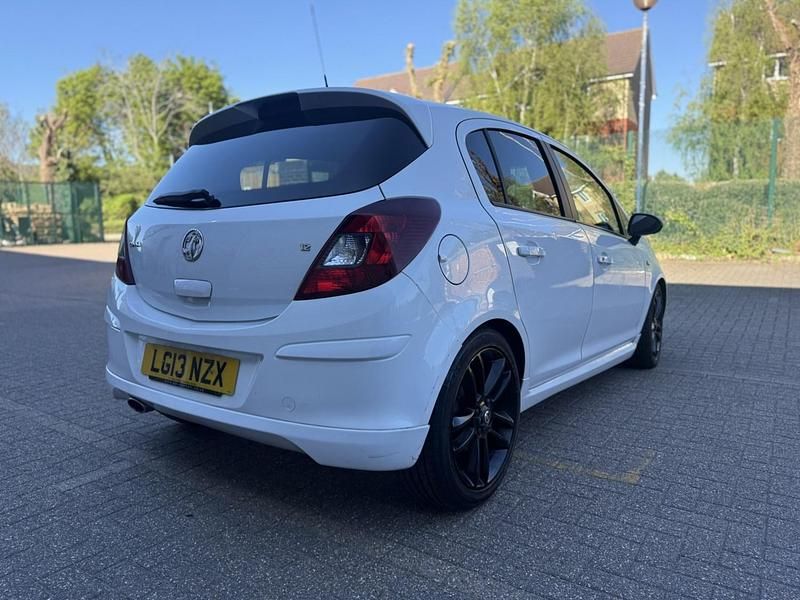 Second-hand Vauxhall Corsa Edition 84 CP (61 kW) 2013 Alb Hatchback