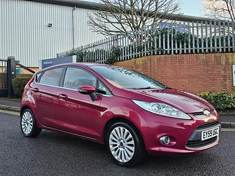 Used Ford Fiesta Titanium 118 HP (86 kW) 2009 Red Hatchback