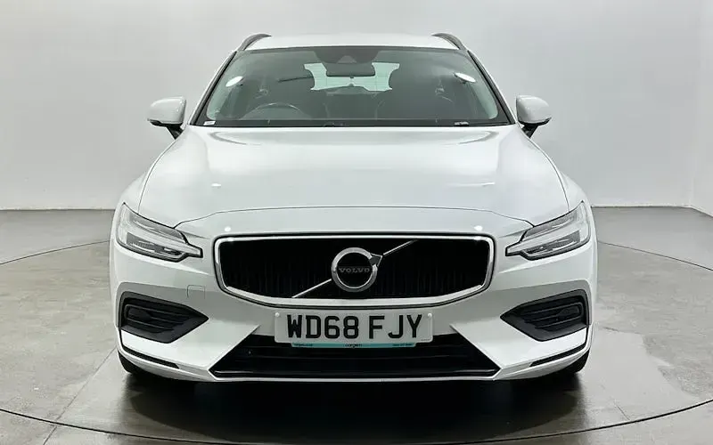 Used Volvo V60 Momentum 250 HP (183 kW) 2019 Estate