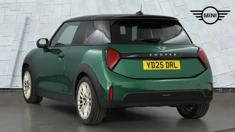 Used Mini Cooper S Hatch 201 HP (147 kW) 2025 Green Hatchback