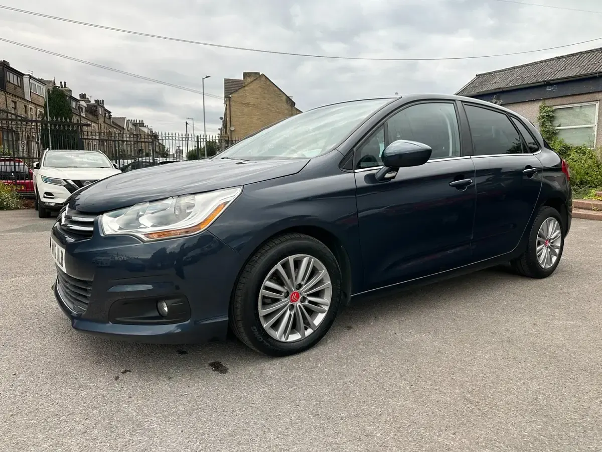 Used Citroën C4 VTR Sport 110 HP (80 kW) 2012 Blue Hatchback