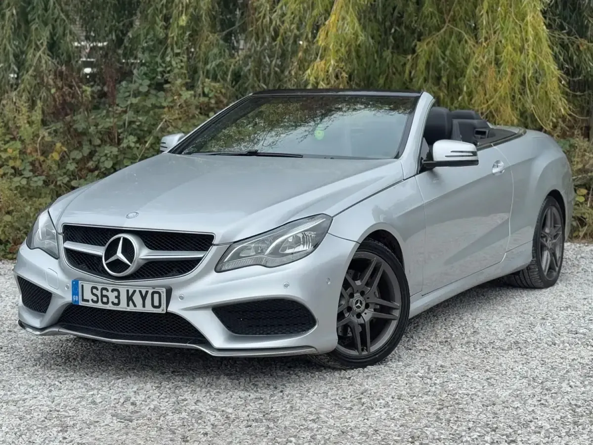 Käytetty Mercedes E250 AMG 2013 Hopea Avoauto