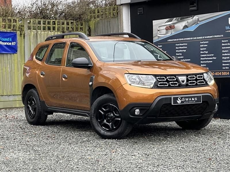 Used Dacia Duster Essentiel 115 HP (84 kW) 2019 Orange SUV