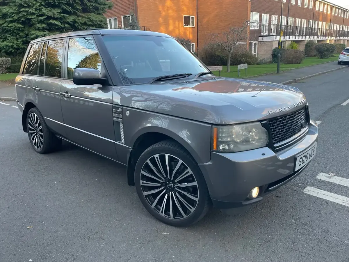Used Land Rover Range Rover Vogue 267 HP (196 kW) 2010 Grey SUV