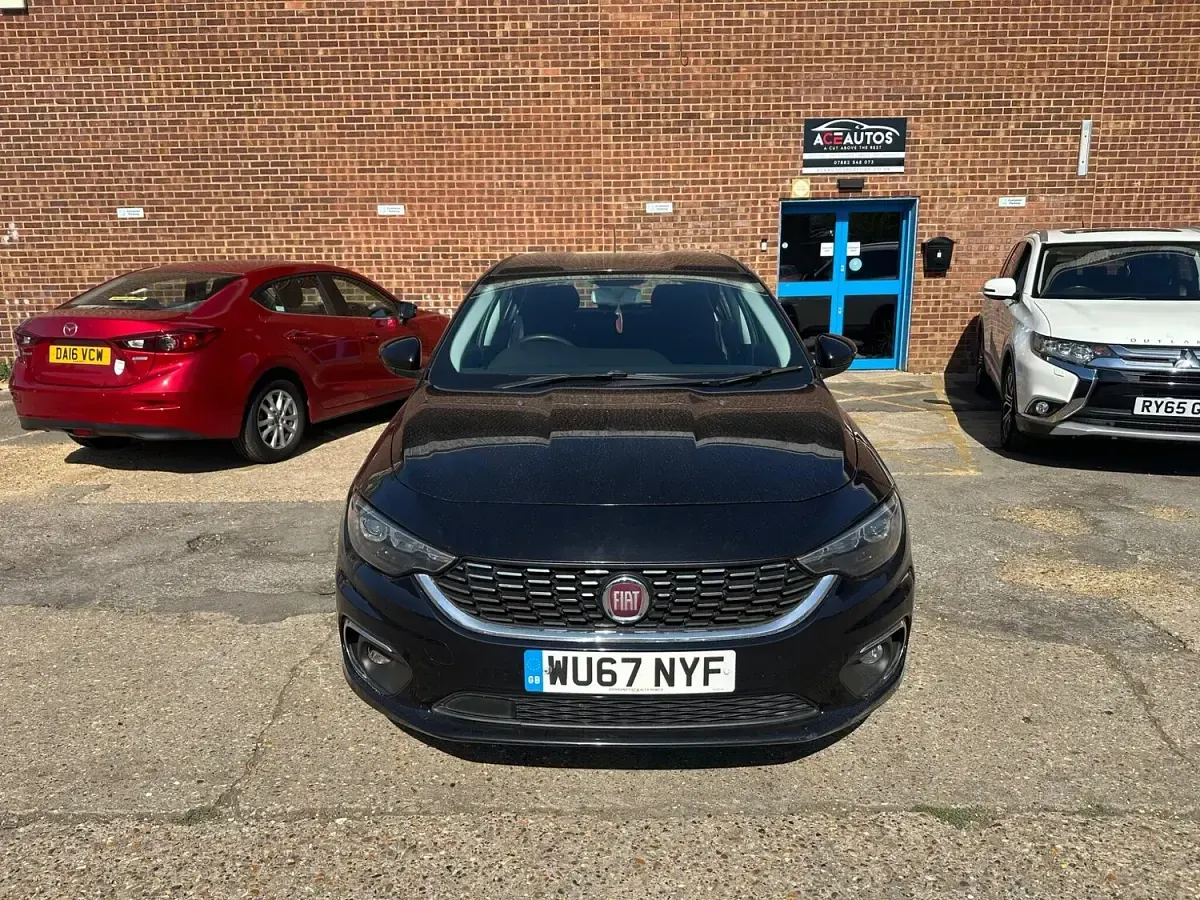 Used Fiat Tipo Lounge 95 HP (69 kW) 2017 Black Hatchback