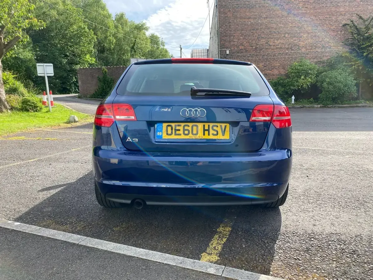 Begagnad Audi A3 Design 102 HK (75 kW) 2010 Blå Halvkombi