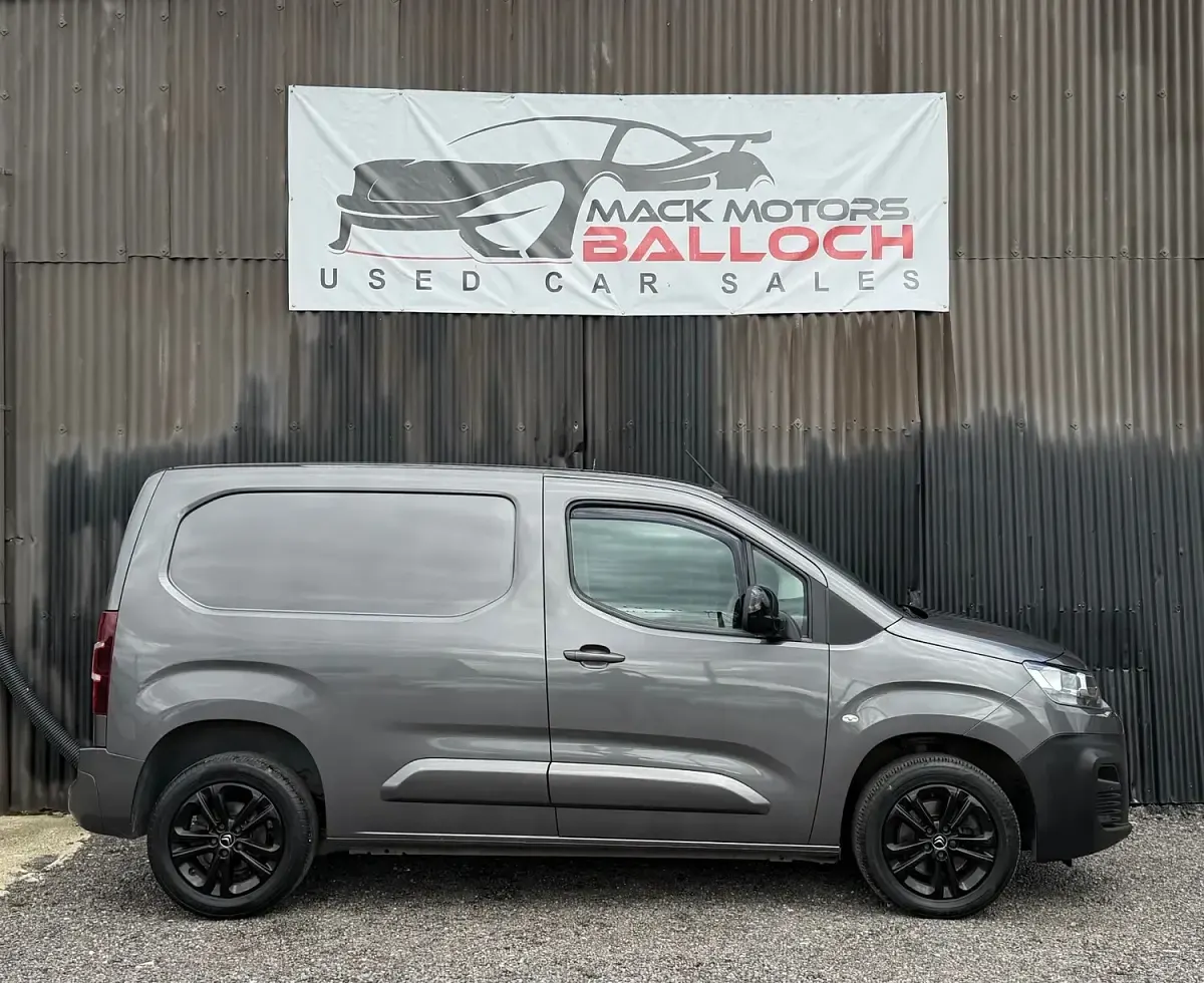 Used Citroën Berlingo 130 HP (95 kW) 2021 Grey MPV
