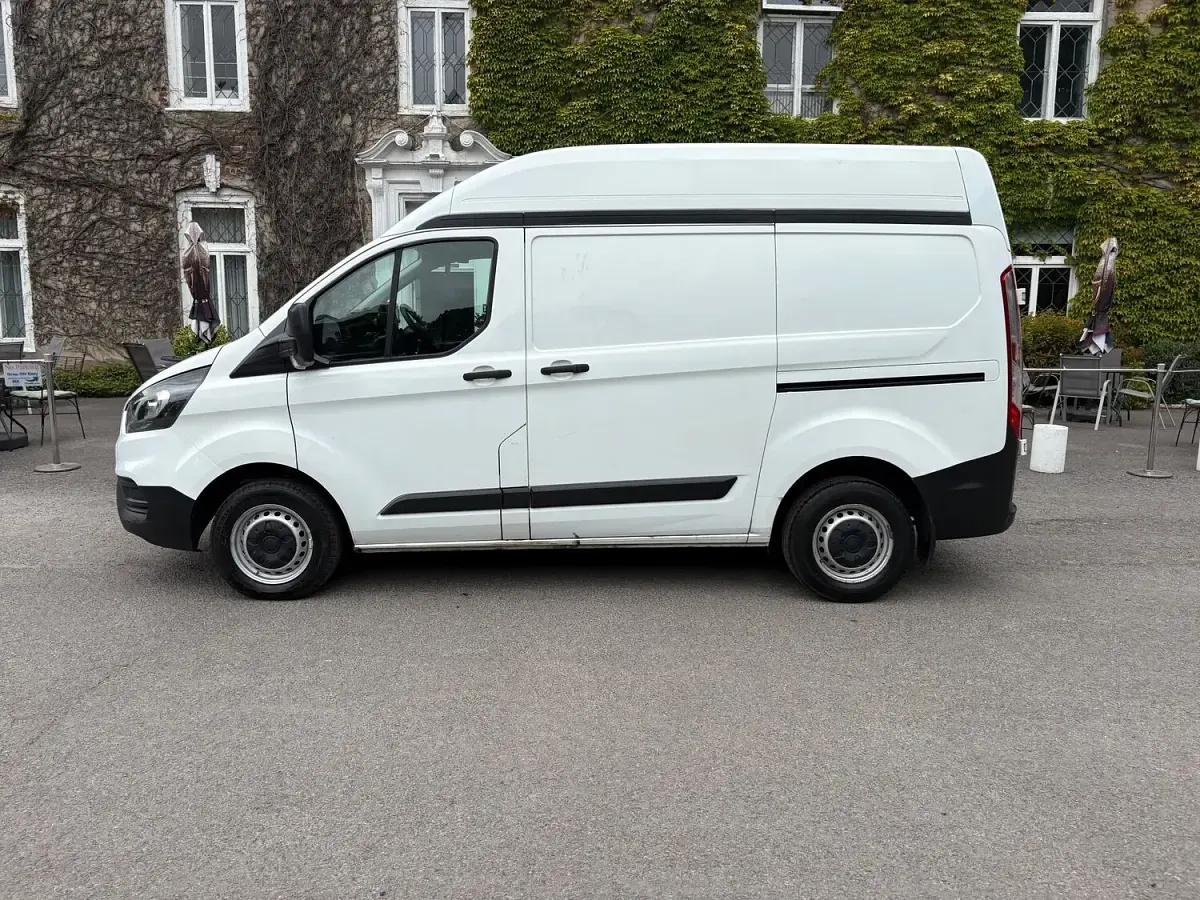 Used Ford Transit Custom 105 HP (77 kW) 2019 White Van