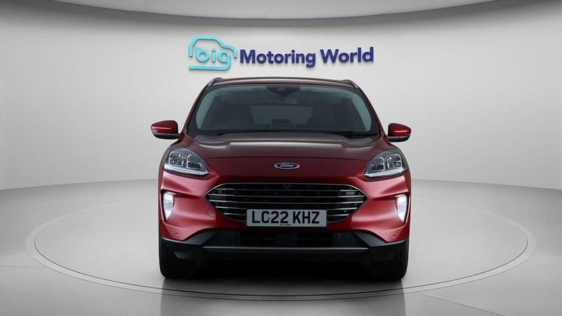 Used Ford Kuga Titanium 148 HP (108 kW) 2022 Red SUV