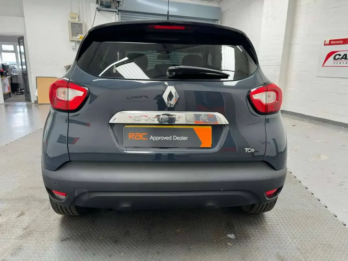 Used Renault Captur Dynamique 90 HP (66 kW) 2016 Blue/black SUV