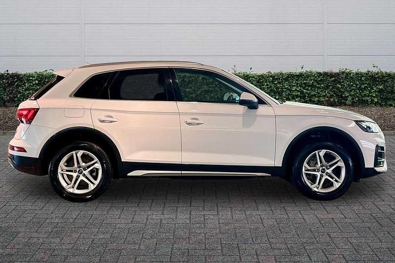 Used Audi Q5 Sport 200 HP (147 kW) 2024 White SUV