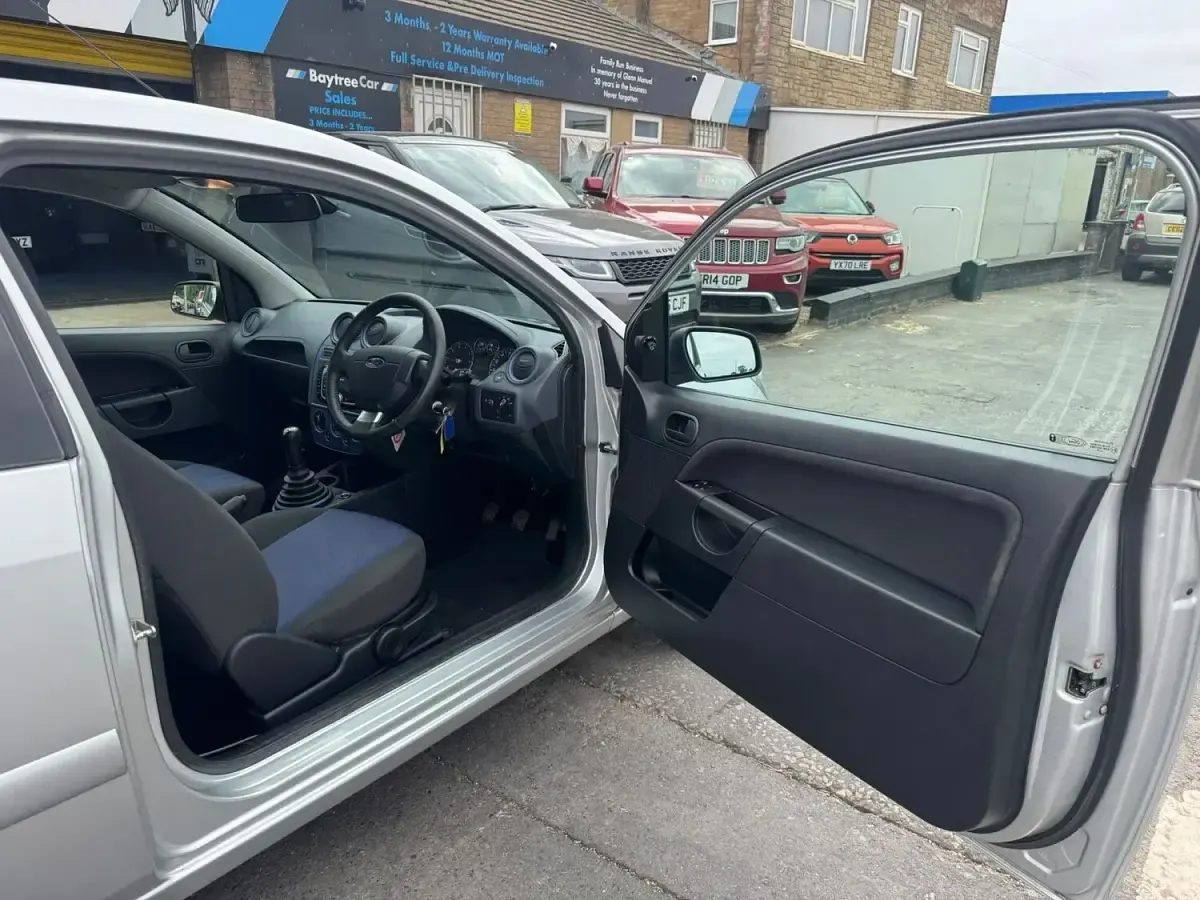 Used Ford Fiesta Zetec 2008 Silver Hatchback