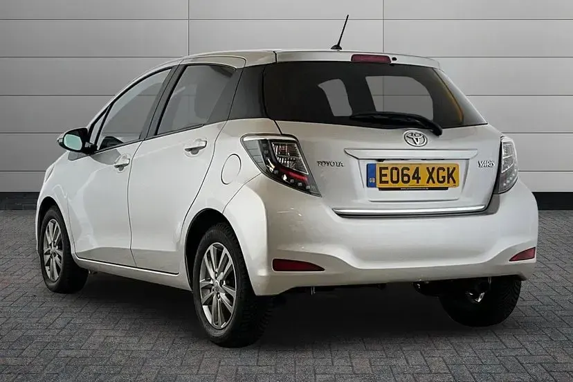 Used Toyota Yaris Plus 101 HP (74 kW) 2014 Tyrol silver Hatchback