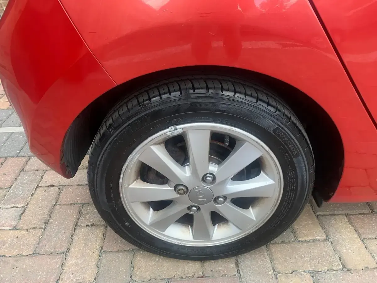 Used Kia Picanto 85 HP (62 kW) 2013 Red Hatchback