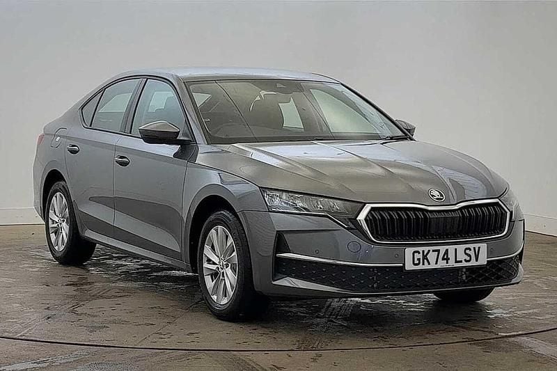 Graphite grey metallic New 2024 Skoda Octavia SE Technology Hatchback | £21,995 (Fair price) - Image 1/4